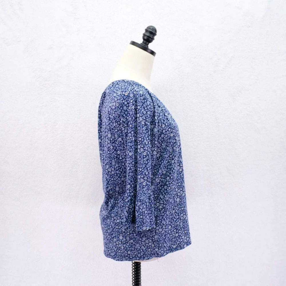 Michael Kors Blue Floral Round Neck Medium‎ 3/4 Flutter Sleeve Blouse